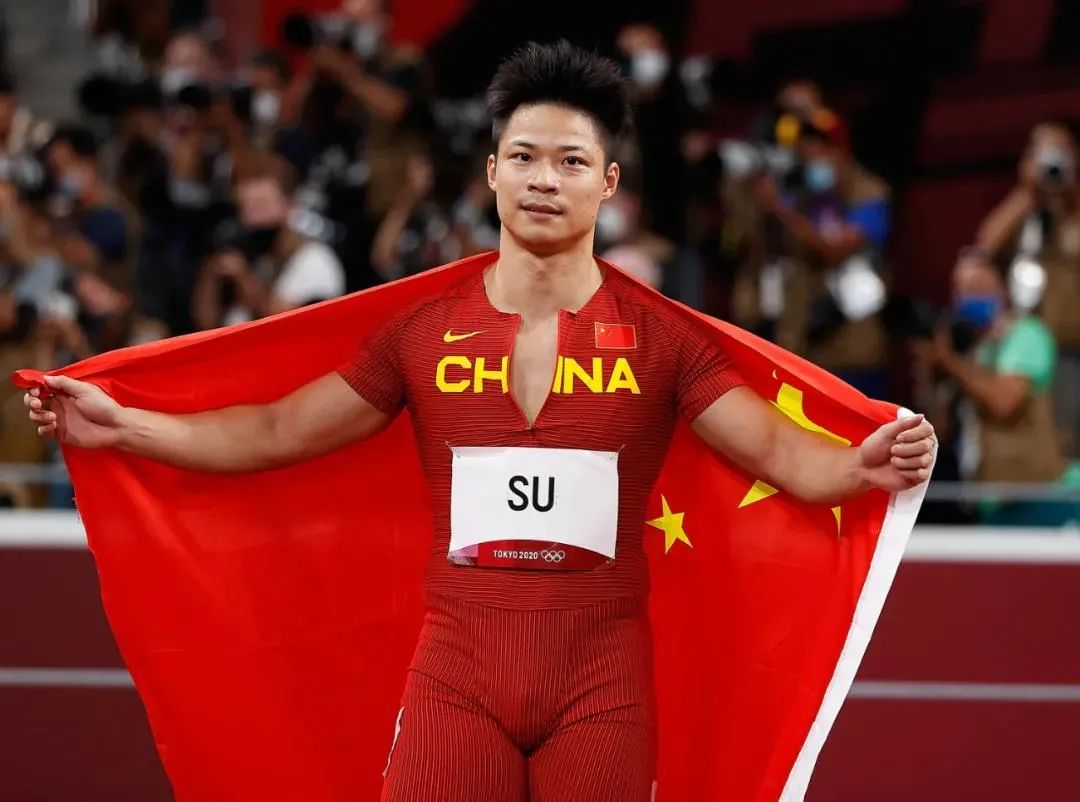 新大澤 | 9秒83！32歲的“亞洲飛人”蘇炳添到底是怎么做到的？